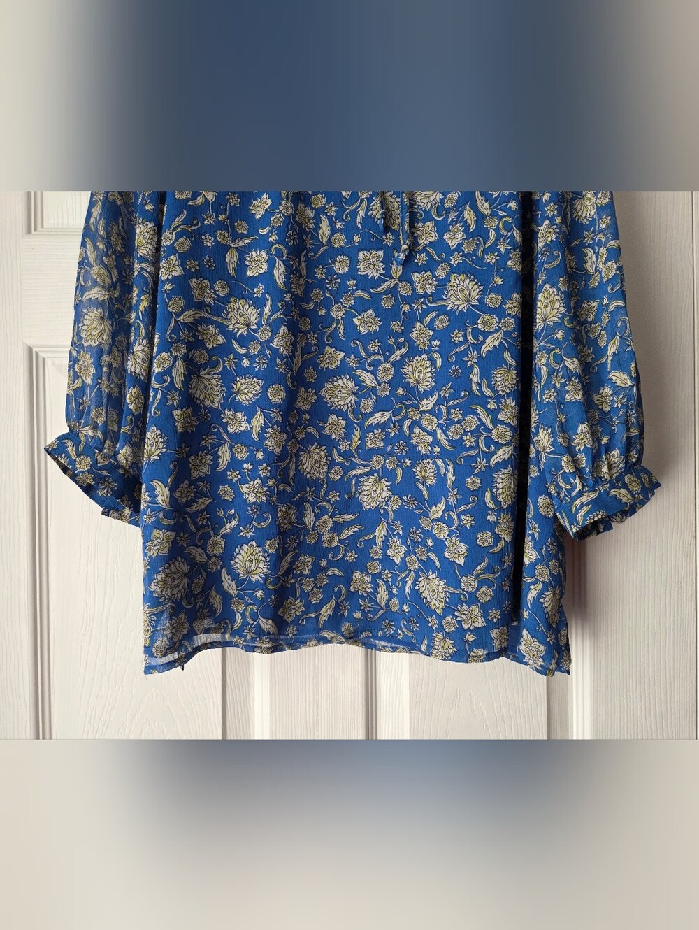 Vince Camuto Blue Floral Tie-Neck Blouse Size M - Picture 6 of 10